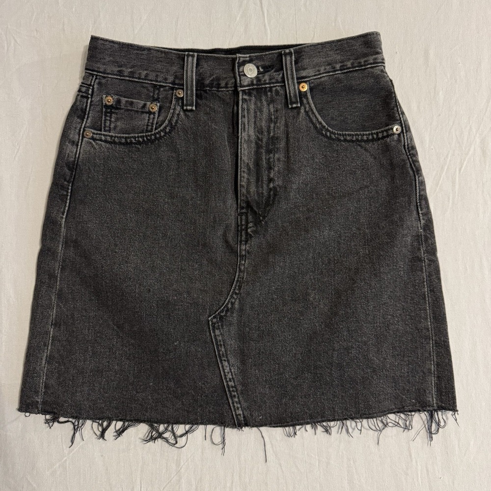 Levi's Womens Denim Mini Skirt Faded Black Raw Hem High Rise Size 26